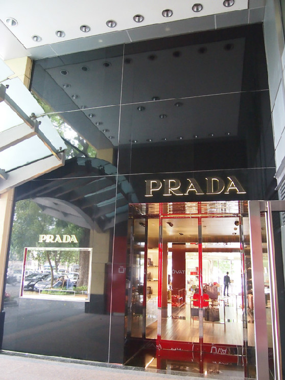 Prada-02