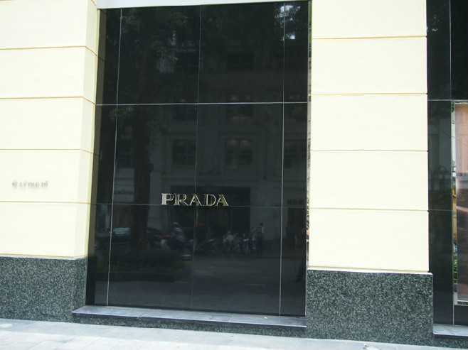 Prada-05